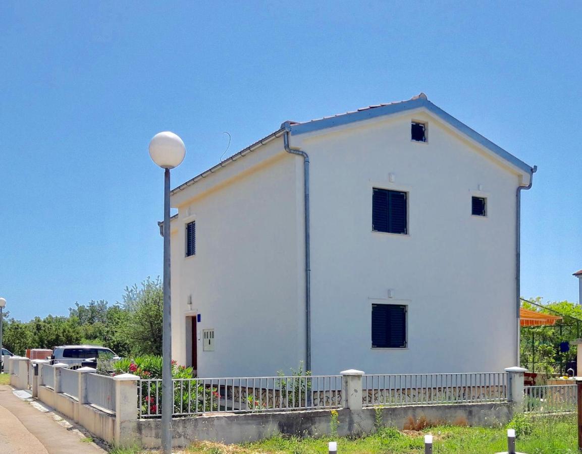 Apartment Pepa Starigrad Paklenica Exterior foto